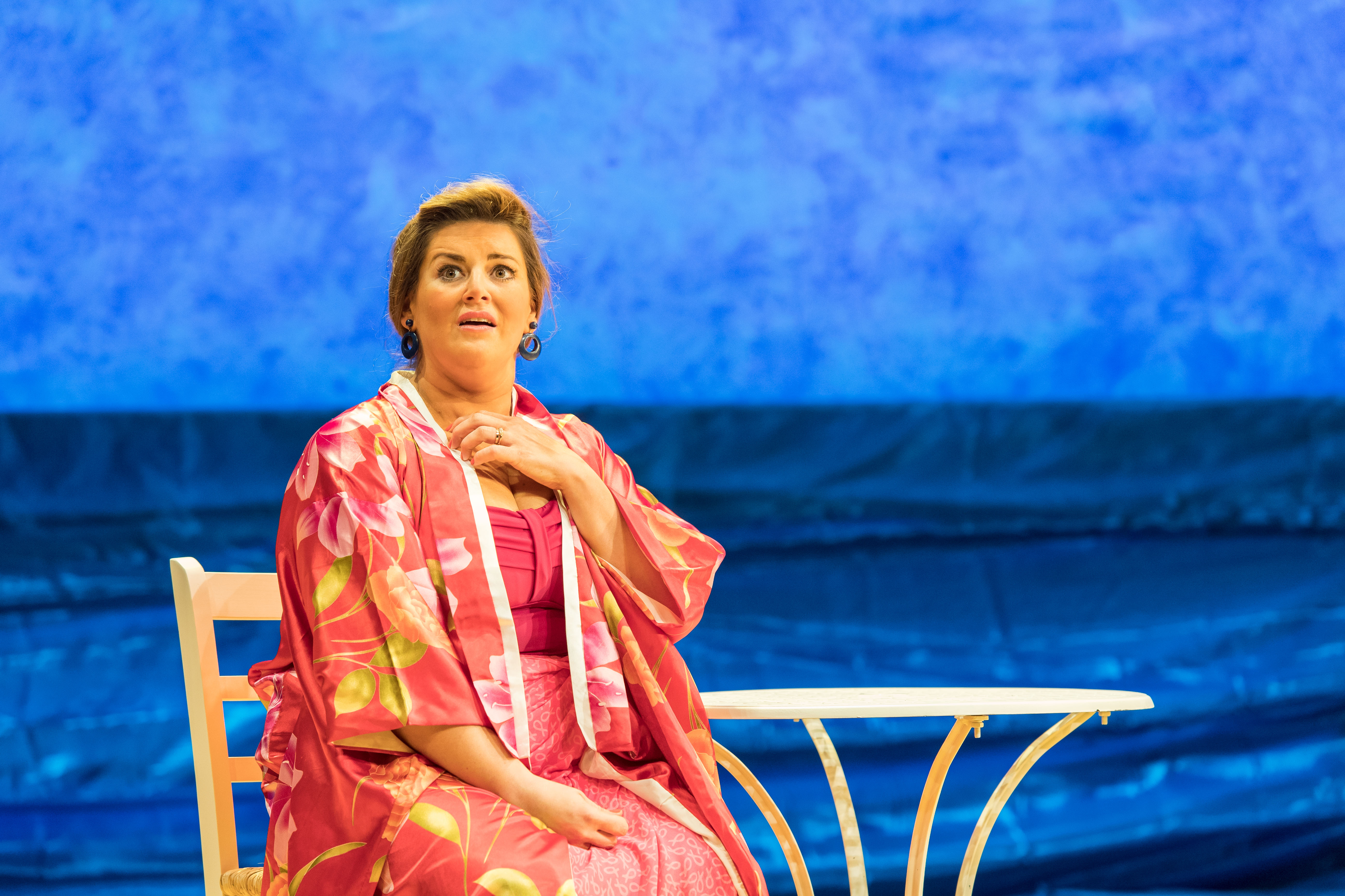 Jodie Prenger as Shirley Valentine (127). Photo by Manuel Harlan